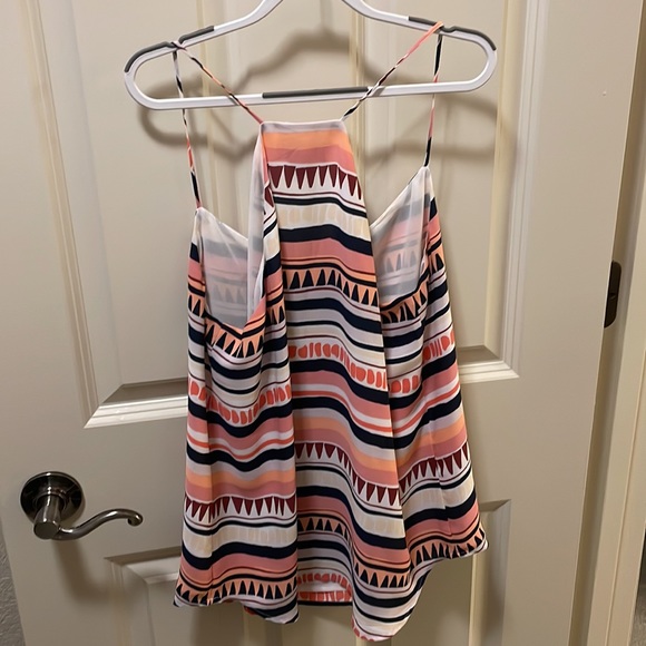 A Cute LOFT Outlet Top! - Picture 6 of 9